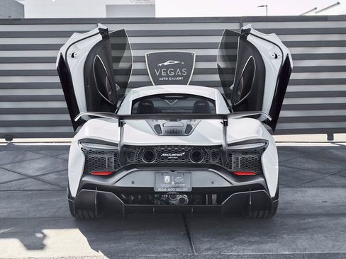 Used 2023 McLaren Artura RWD image 28