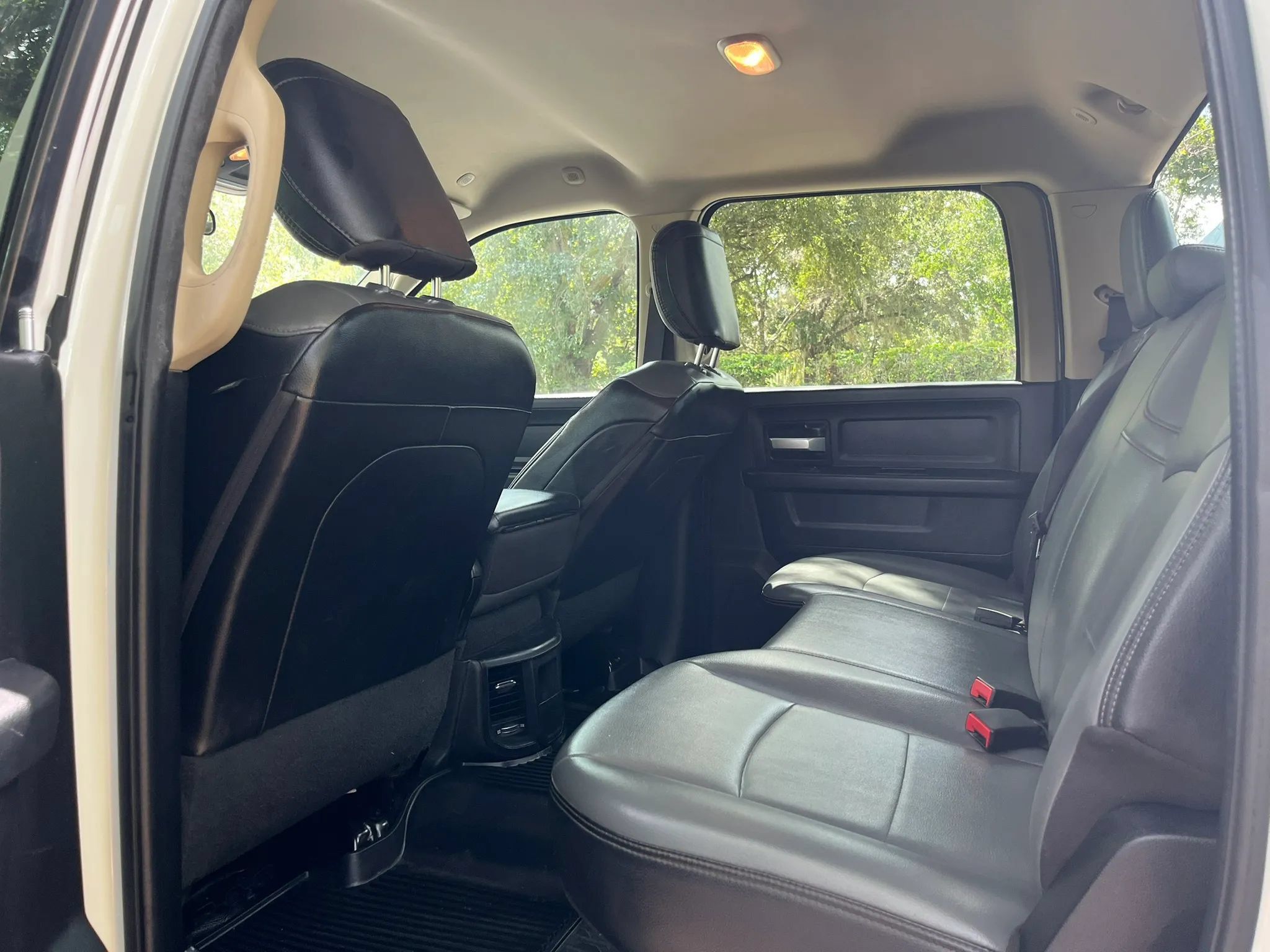 Used 2019 RAM 2500 Tradesman w/ Chrome Appearance Group AWD/4WD image 14