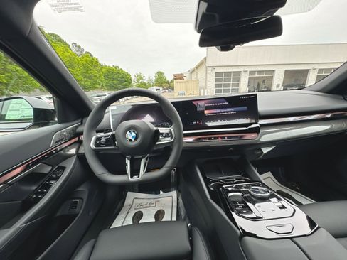 New 2027 BMW 530i RWD image 11