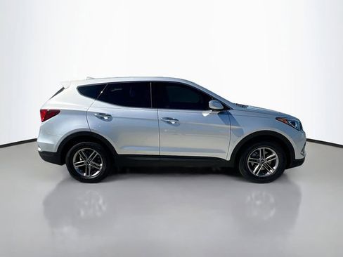 Used 2017 Hyundai Santa Fe Sport image 8