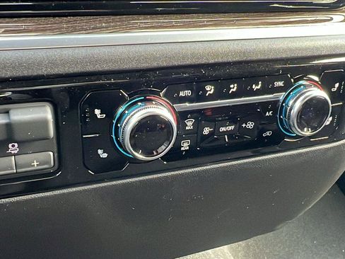 New 2026 GMC Sierra 1500 Elevation image 17