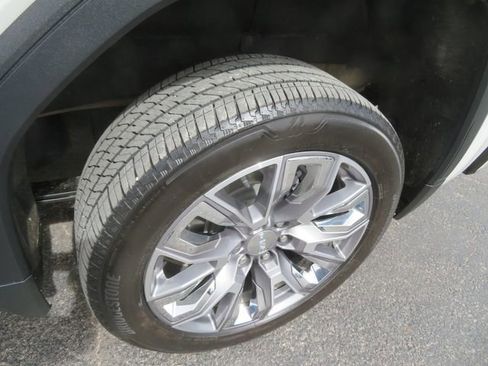 Used 2024 GMC Sierra 1500 Denali w/ Denali Reserve Package image 11