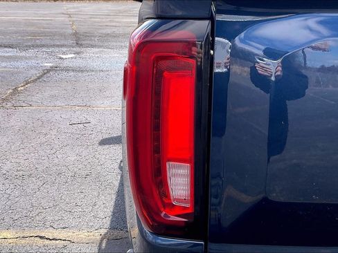 Used 2023 GMC Sierra 1500 SLT image 25