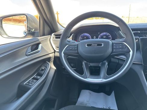 New 2025 Jeep Grand Cherokee Laredo X image 13