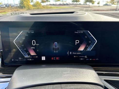 Used 2025 BMW X7 xDrive40i image 16