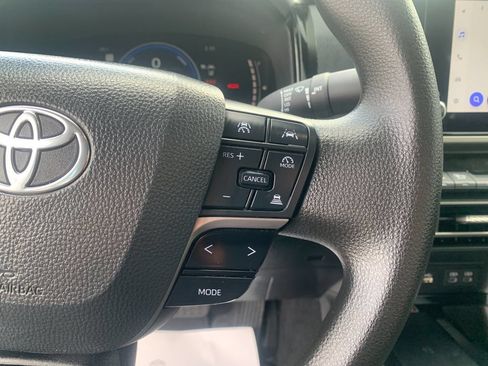 Used 2026 Toyota Camry LE FWD image 28