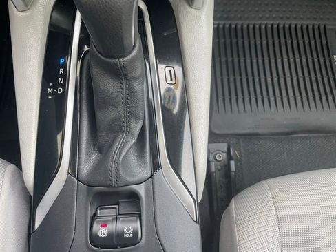 Used 2022 Toyota Corolla Cross LE w/ Moonroof Package AWD/4WD image 19