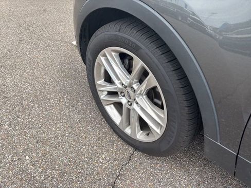 Used 2017 Ford Explorer Limited w/ Equipment Group 301A image 4