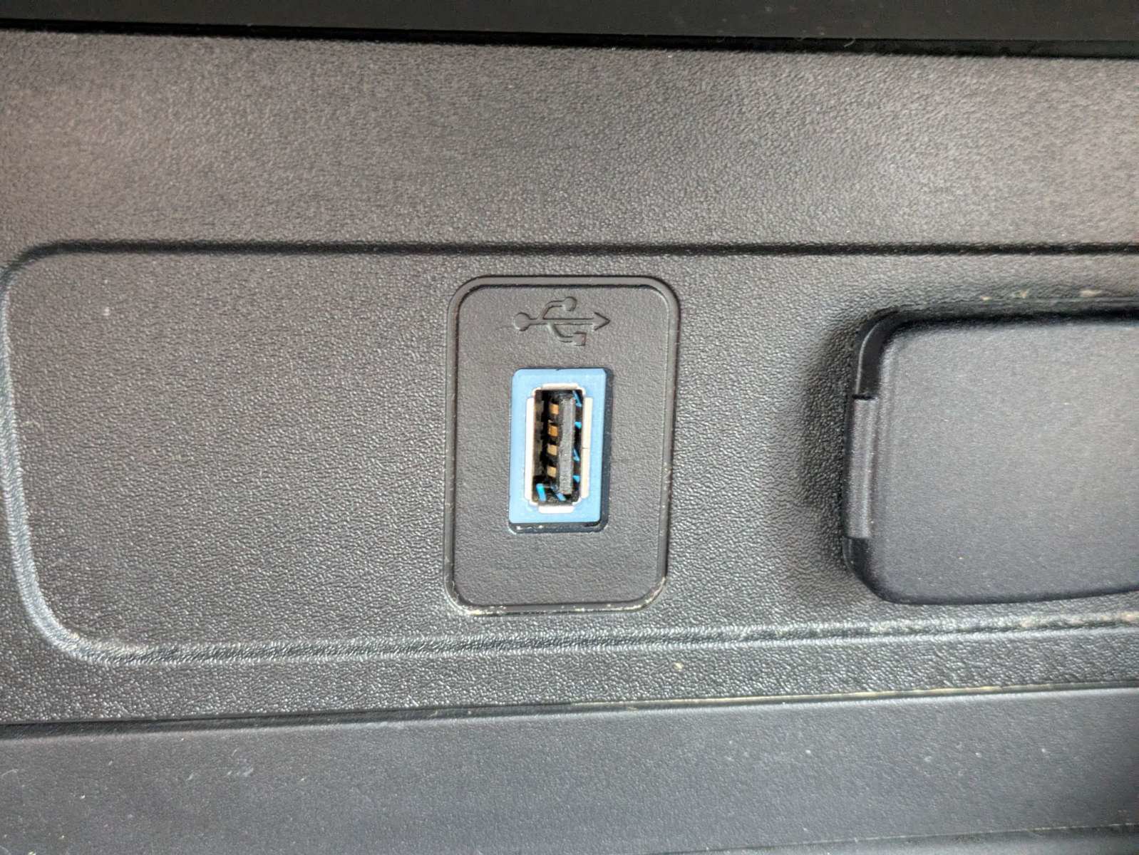 Used 2019 Ford Escape SEL FWD image 27