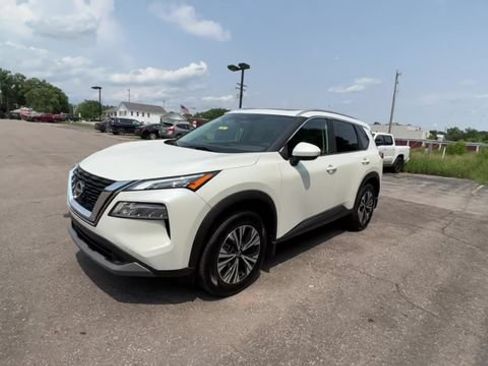Certified 2023 Nissan Rogue SV w/ SV Premium B Package AWD/4WD image 4