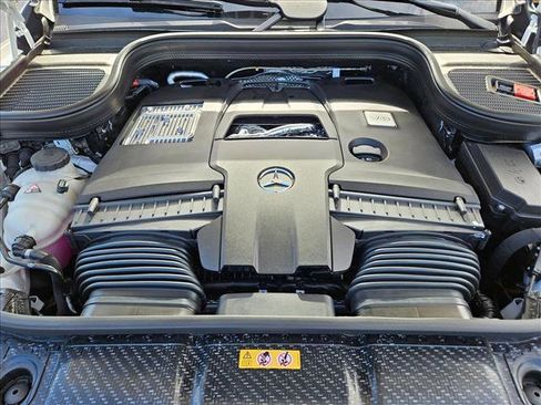 New 2026 Mercedes-Benz GLS 580 4MATIC image 17