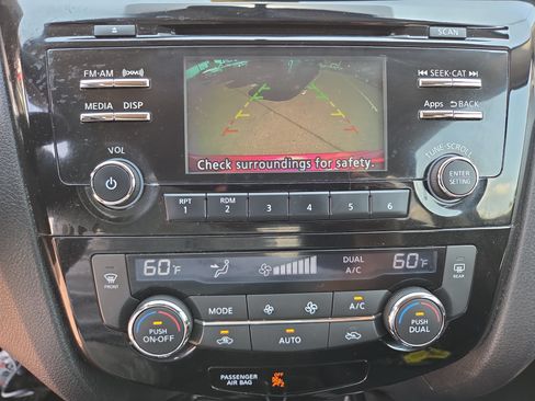Used 2015 Nissan Rogue SV AWD/4WD image 23