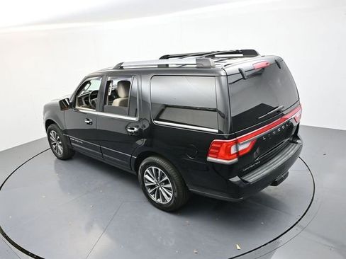 Used 2017 Lincoln Navigator Select image 23