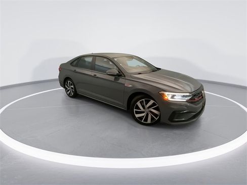 Used 2019 Volkswagen Jetta GLI image 6