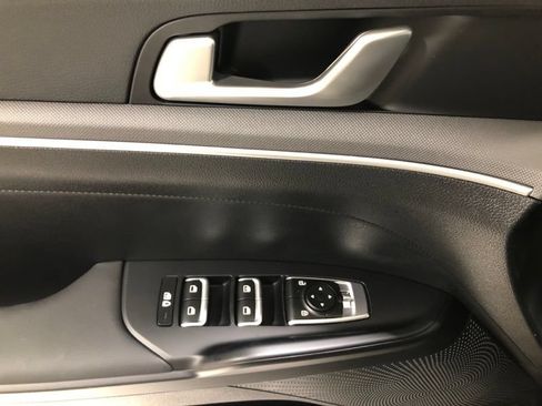 New 2026 Kia K5 LXS FWD image 19