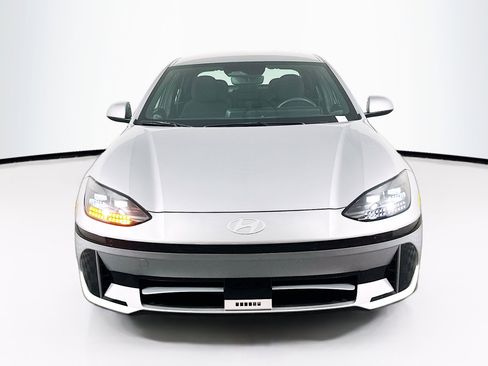 Used 2024 Hyundai Ioniq 6 SE image 2