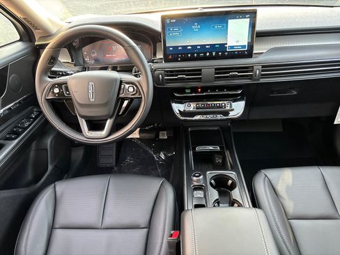 New 2026 Lincoln Corsair Premiere image 29