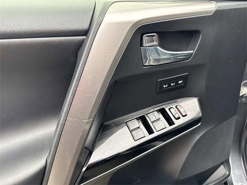 Used 2016 Toyota RAV4 Limited image 17