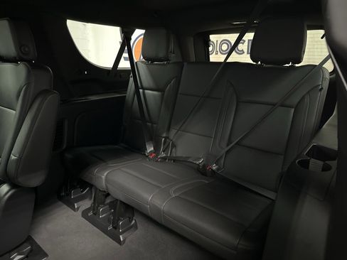 Used 2024 Chevrolet Suburban LT image 34