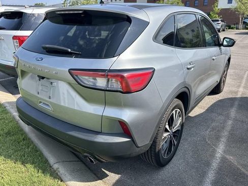 Used 2022 Ford Escape SE w/ SE Sport Appearance Package FWD image 5
