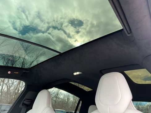 Used 2018 Tesla Model X P100D image 11