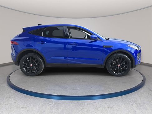 Used 2019 Jaguar E-PACE SE image 5