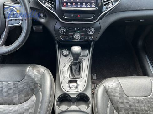 Used 2019 Jeep Cherokee Limited AWD/4WD image 23