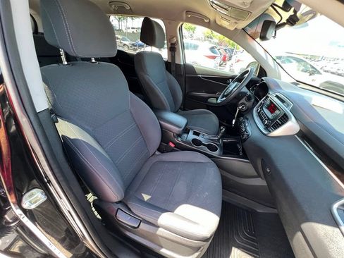Used 2017 Kia Sorento L FWD image 26