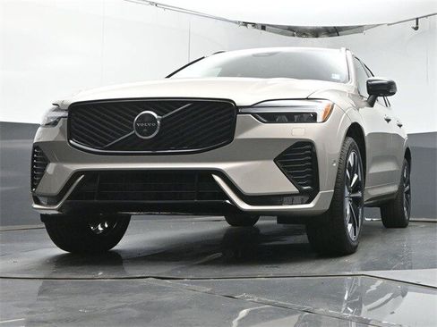 Used 2026 Volvo XC60 B5 Plus w/ Protection Package Premier image 35