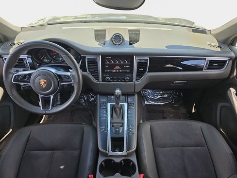 Used 2018 Porsche Macan AWD/4WD image 10