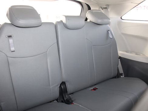 Certified 2024 Toyota Sienna XLE image 17