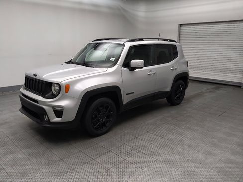 Used 2020 Jeep Renegade Altitude FWD image 2