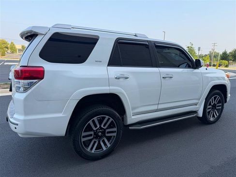 Used 2011 Toyota 4Runner SR5 AWD/4WD image 18