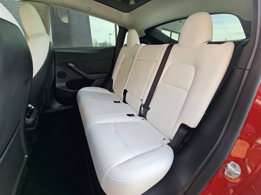 Used 2022 Tesla Model Y Performance AWD/4WD image 18