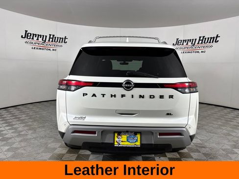 Used 2024 Nissan Pathfinder SL w/ SL Premium Package FWD image 7
