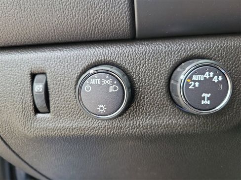 Used 2022 Chevrolet Colorado LT image 21