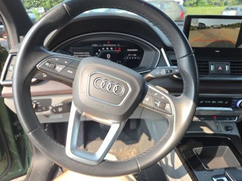 Used 2022 Audi Q5 2.0T Premium Plus w/ Premium Plus Package AWD/4WD image 2