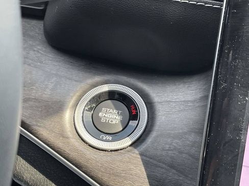 Used 2023 Jeep Grand Cherokee Limited RWD image 18