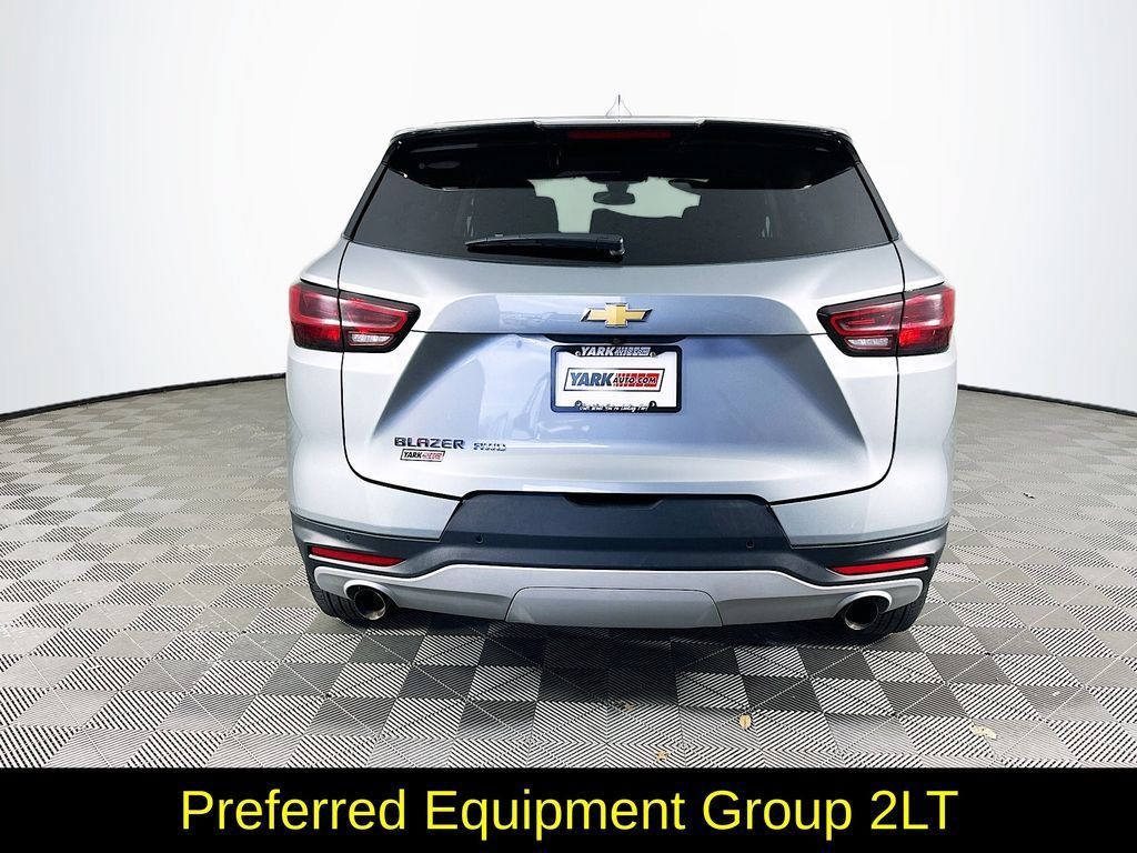 Used 2024 Chevrolet Blazer LT w/ Driver Confidence Package AWD/4WD image 9
