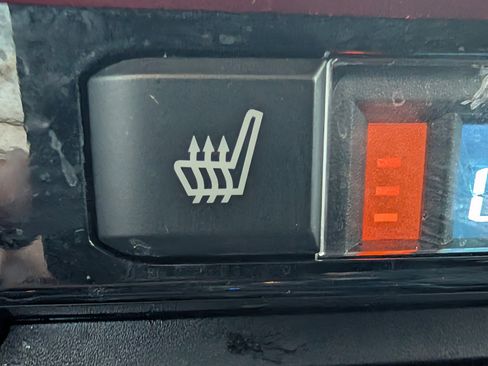 Used 2016 Toyota Tacoma SR image 18