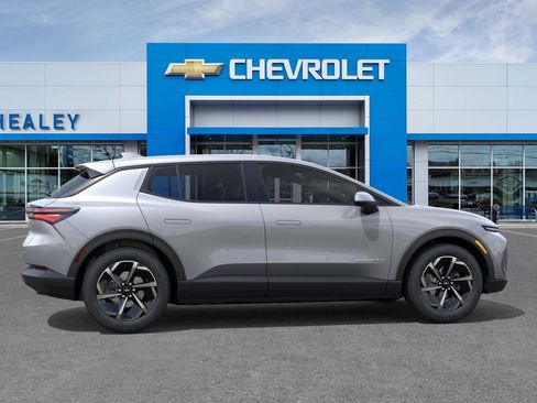 New 2026 Chevrolet Equinox EV LT image 5