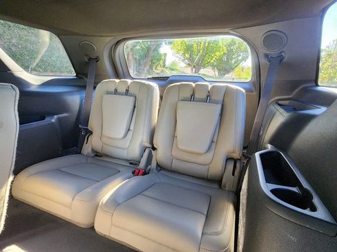 Used 2013 Ford Explorer Limited image 38
