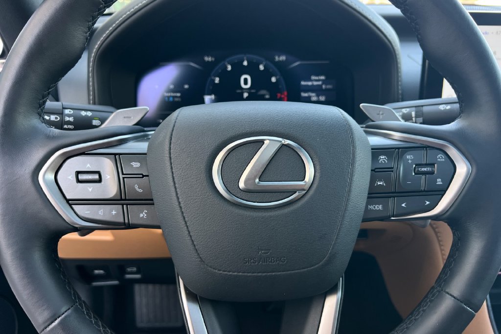 Used 2026 Lexus IS 350 F Sport w/ Accessory Package Z1 RWD image 26
