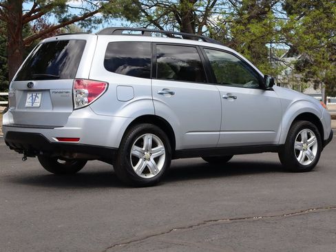 Used 2010 Subaru Forester 2.5X Premium image 5