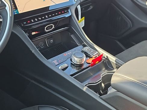 New 2026 Jeep Grand Cherokee Laredo image 12