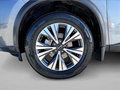 Used 2023 Nissan Rogue SV image 10