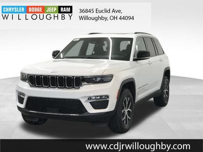 New 2025 Jeep Grand Cherokee Limited w/ Black Appearance Package