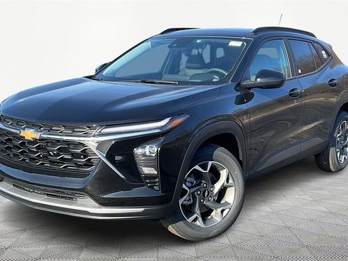 New 2026 Chevrolet Trax LT w/ Driver Confidence Package image 1