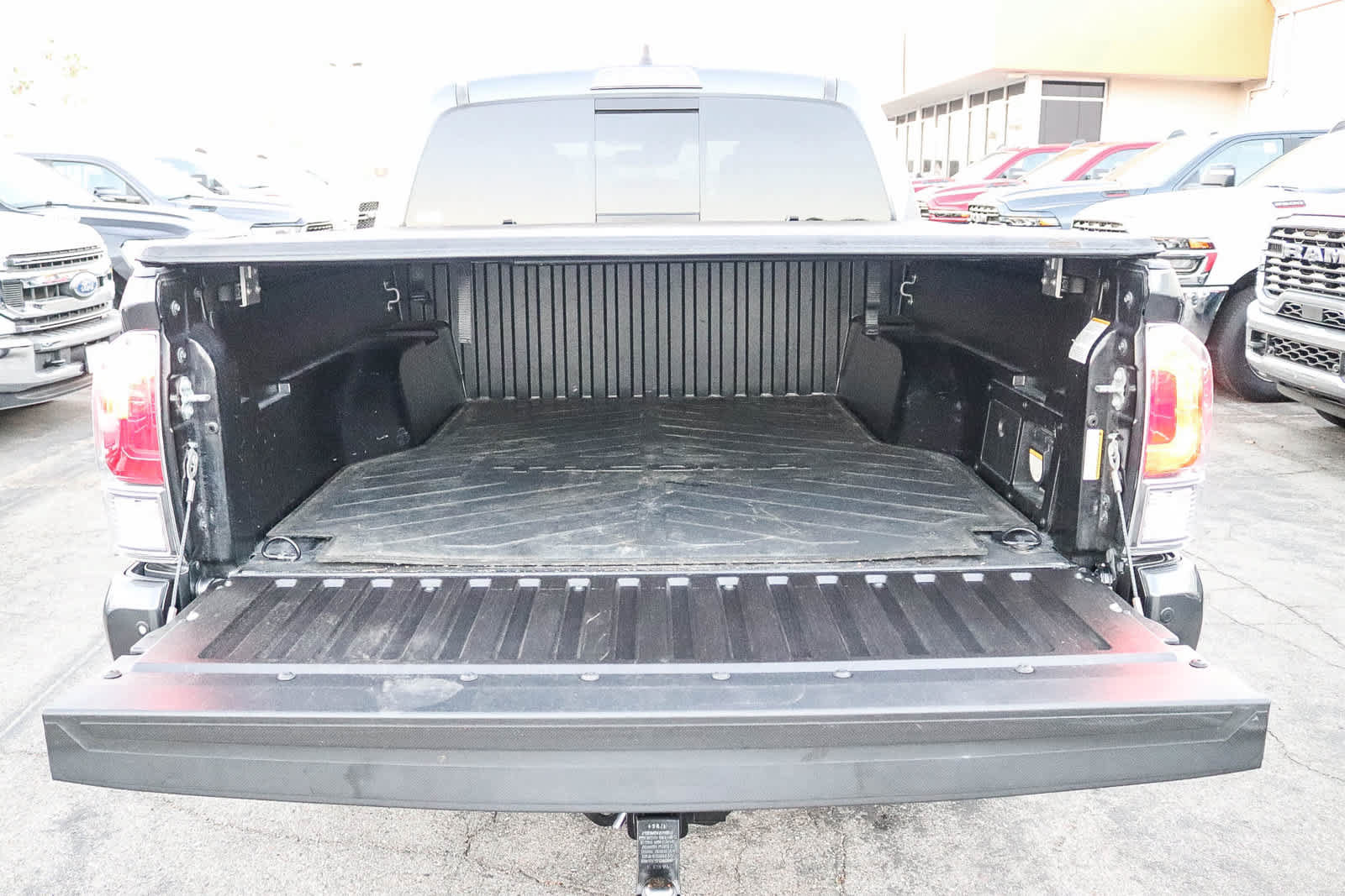 Used 2020 Toyota Tacoma TRD Off-Road w/ Technology Package AWD/4WD image 26