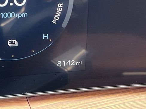 Used 2025 Hyundai Santa Fe Limited AWD/4WD image 19